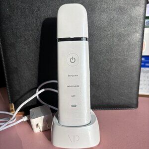 Vanity Planet exfoliating and lifting wand